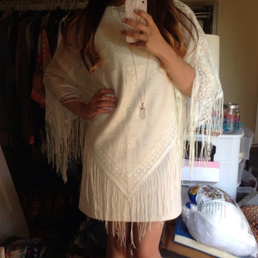 White lace poncho ✨